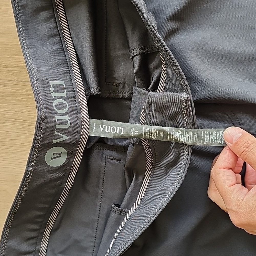 Vuori Meta Short 8" Charcoal Mens Size 36 - Picture 4 of 6